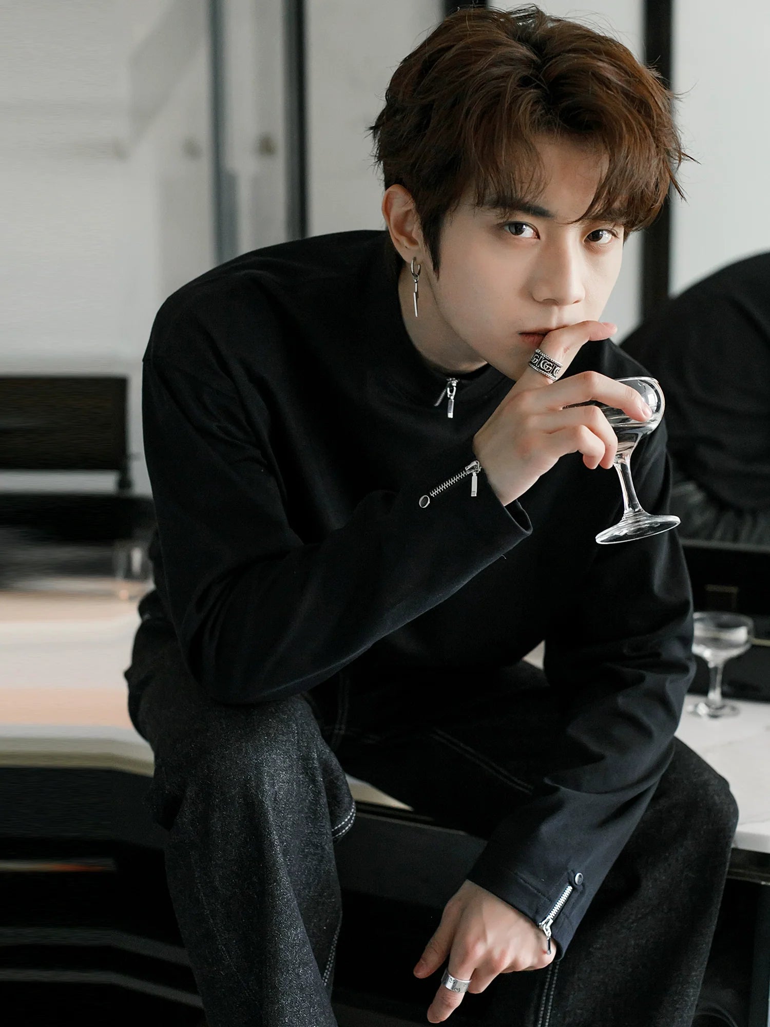 Men's spring zipper design sense inner bottoming shirt thin white long-sleeved T-shirt tide J0084