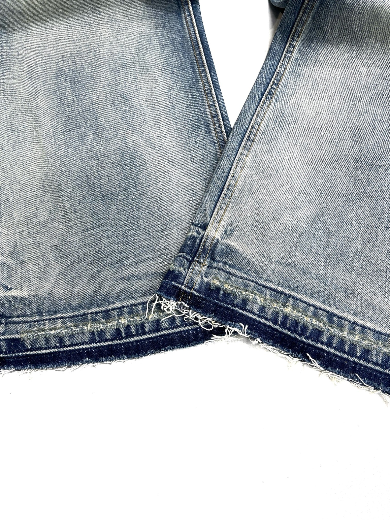 [TBR] WASHED A-CUT JEANS B0305