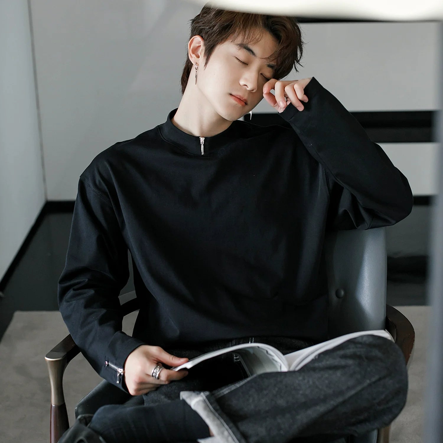 Men's spring zipper design sense inner bottoming shirt thin white long-sleeved T-shirt tide J0084