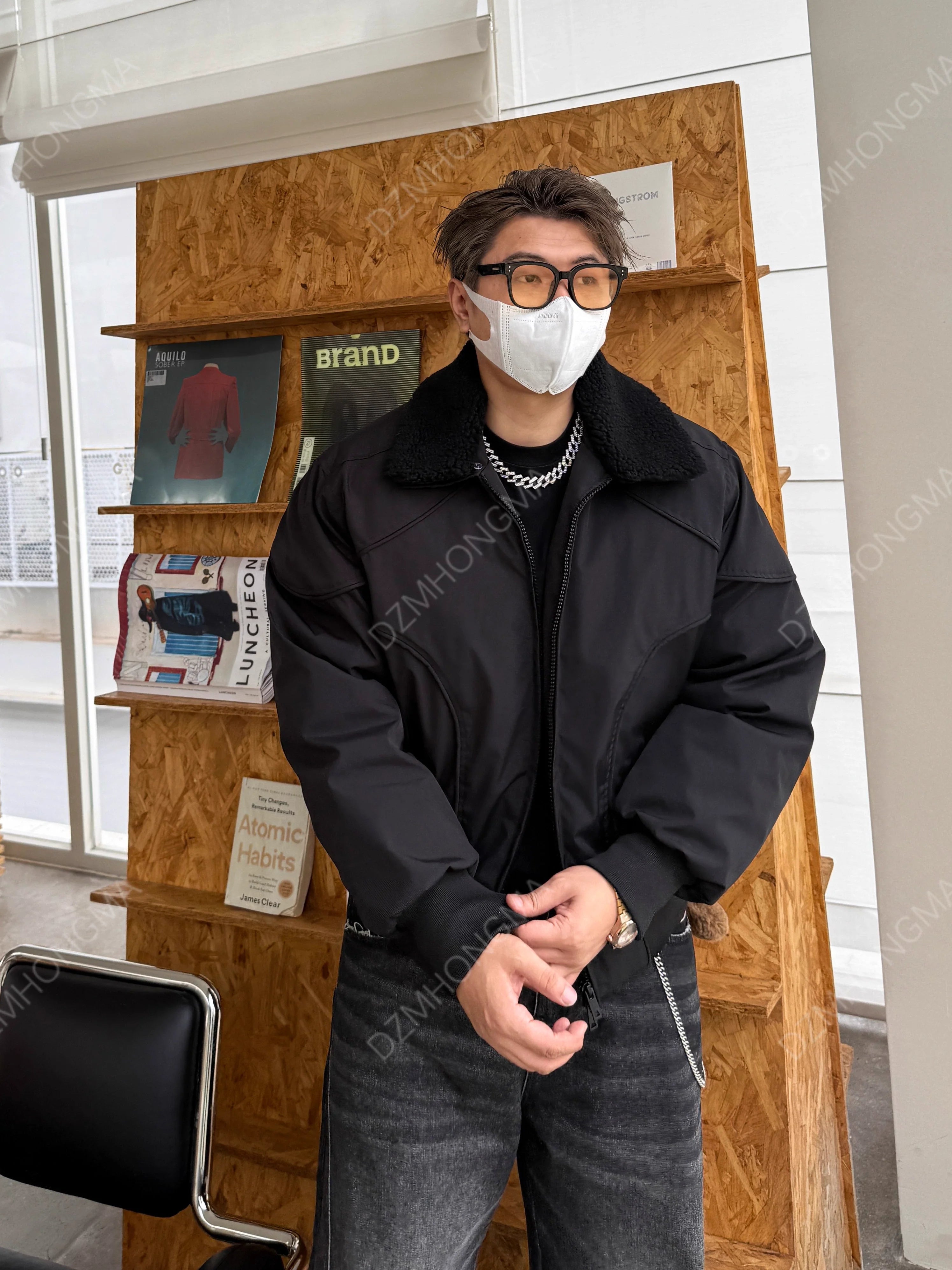 DETACHABLE-COLLAR CROPPED JACKET T0146