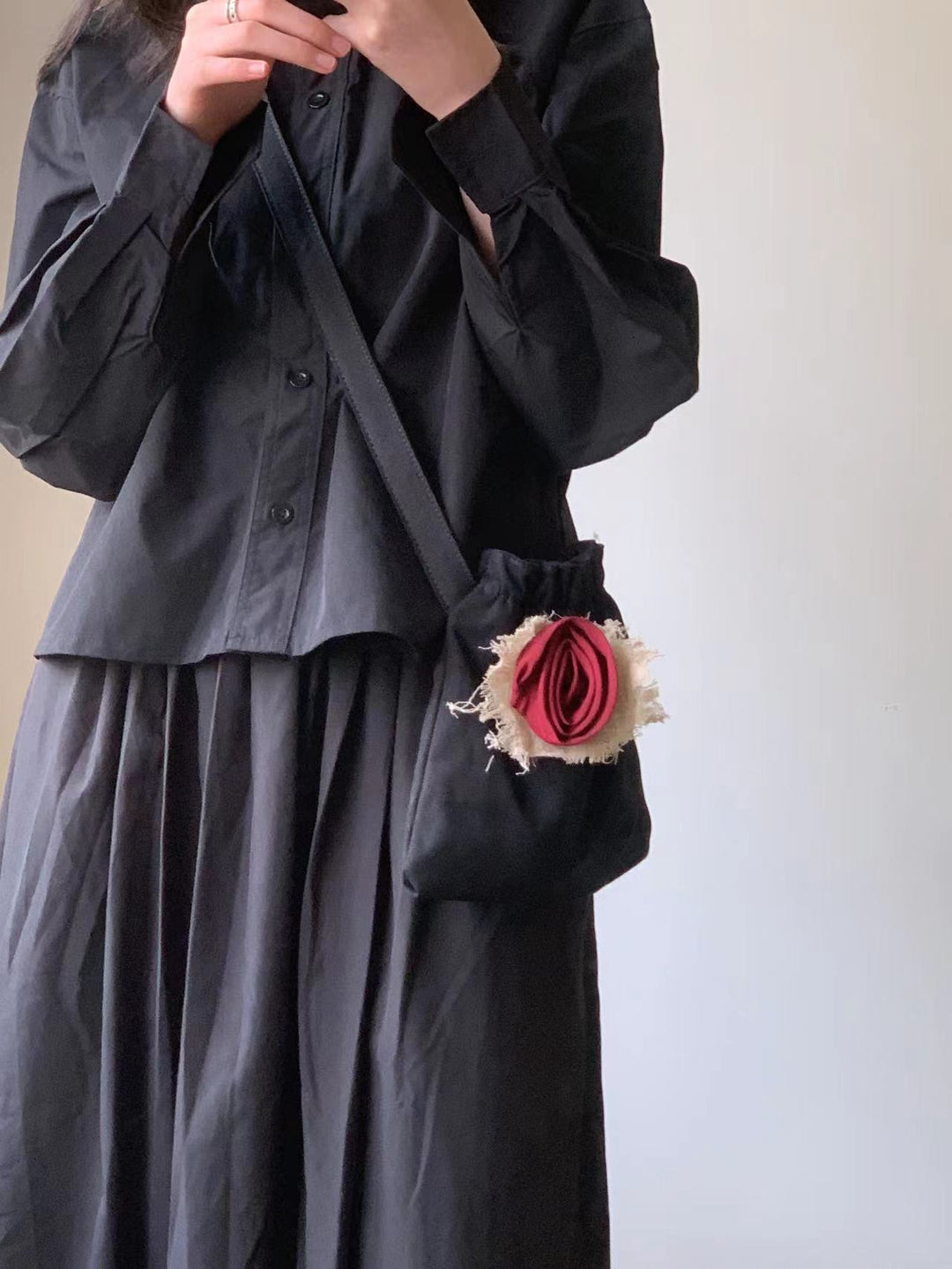 rose drawstring small messenger bag A0067