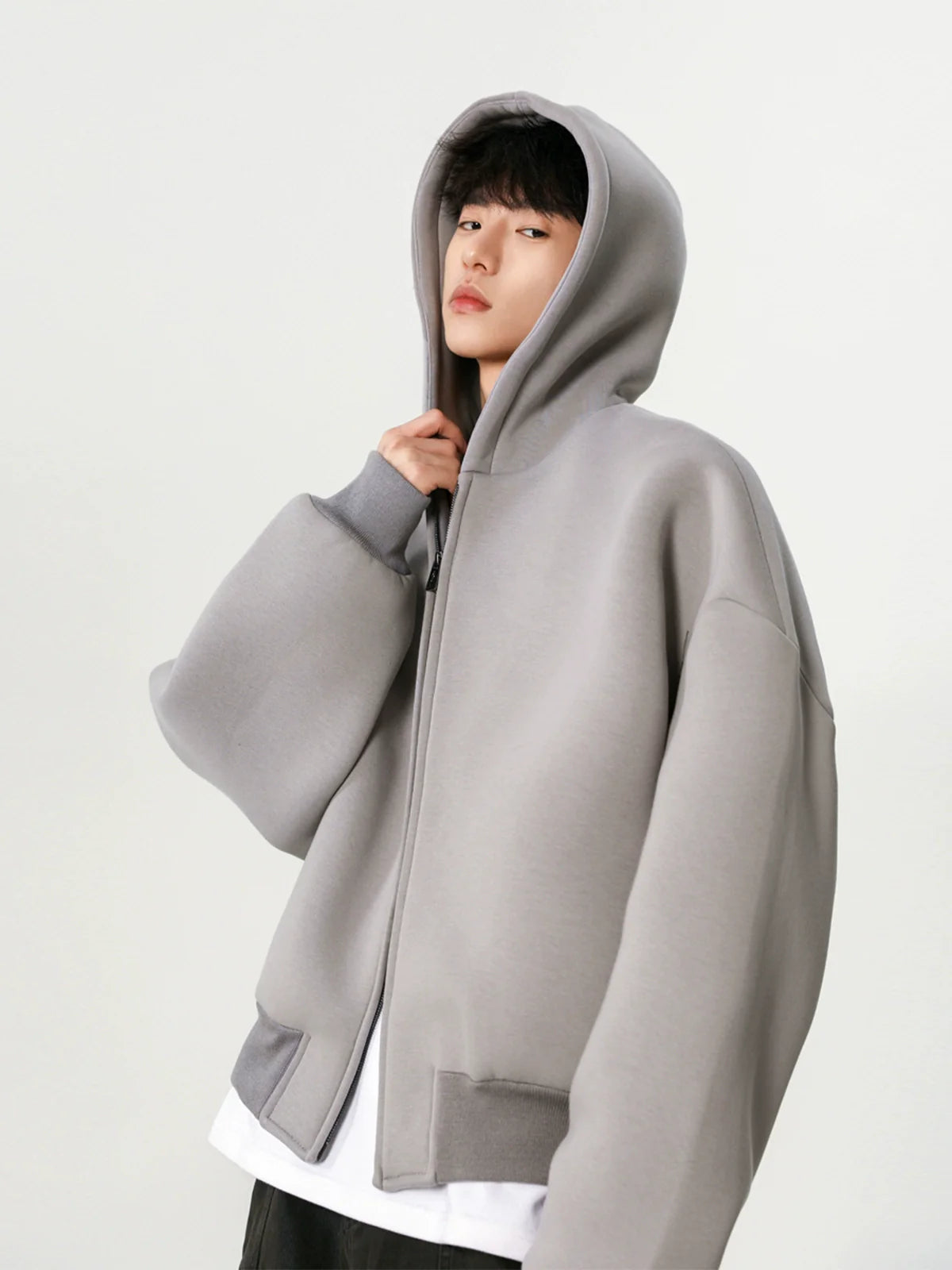 Heavy silhouette cardigan sweater men's spring and autumn new double zipper design hooded fashion short casual coat S0175