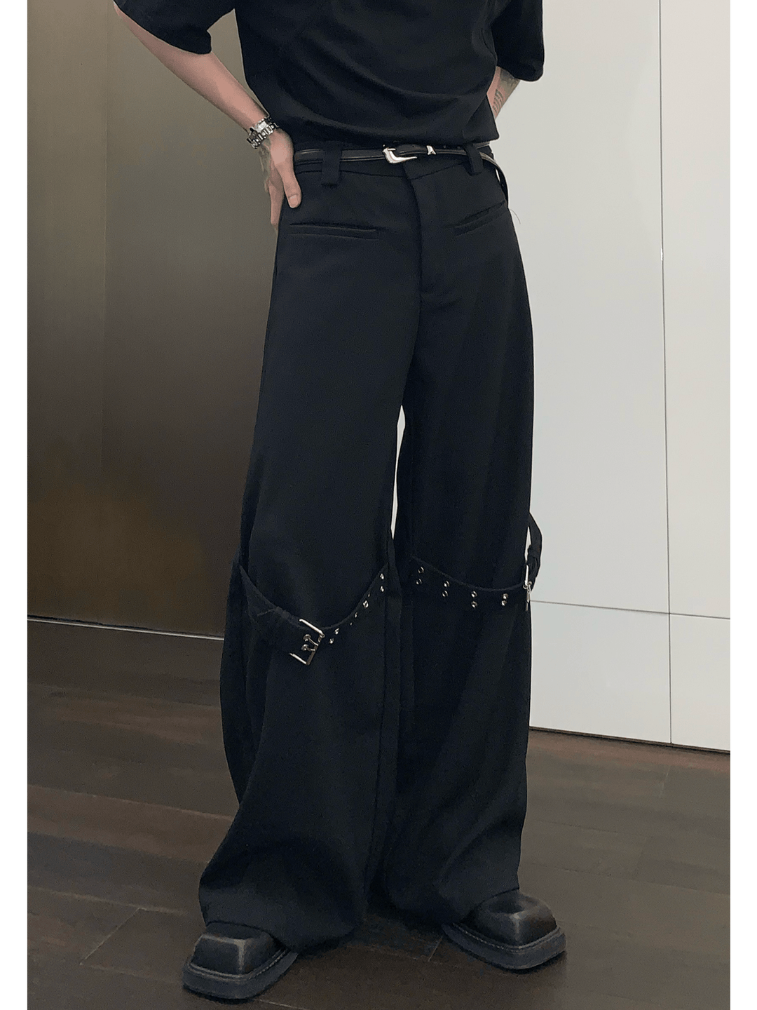 strap design straight suit pants B0152