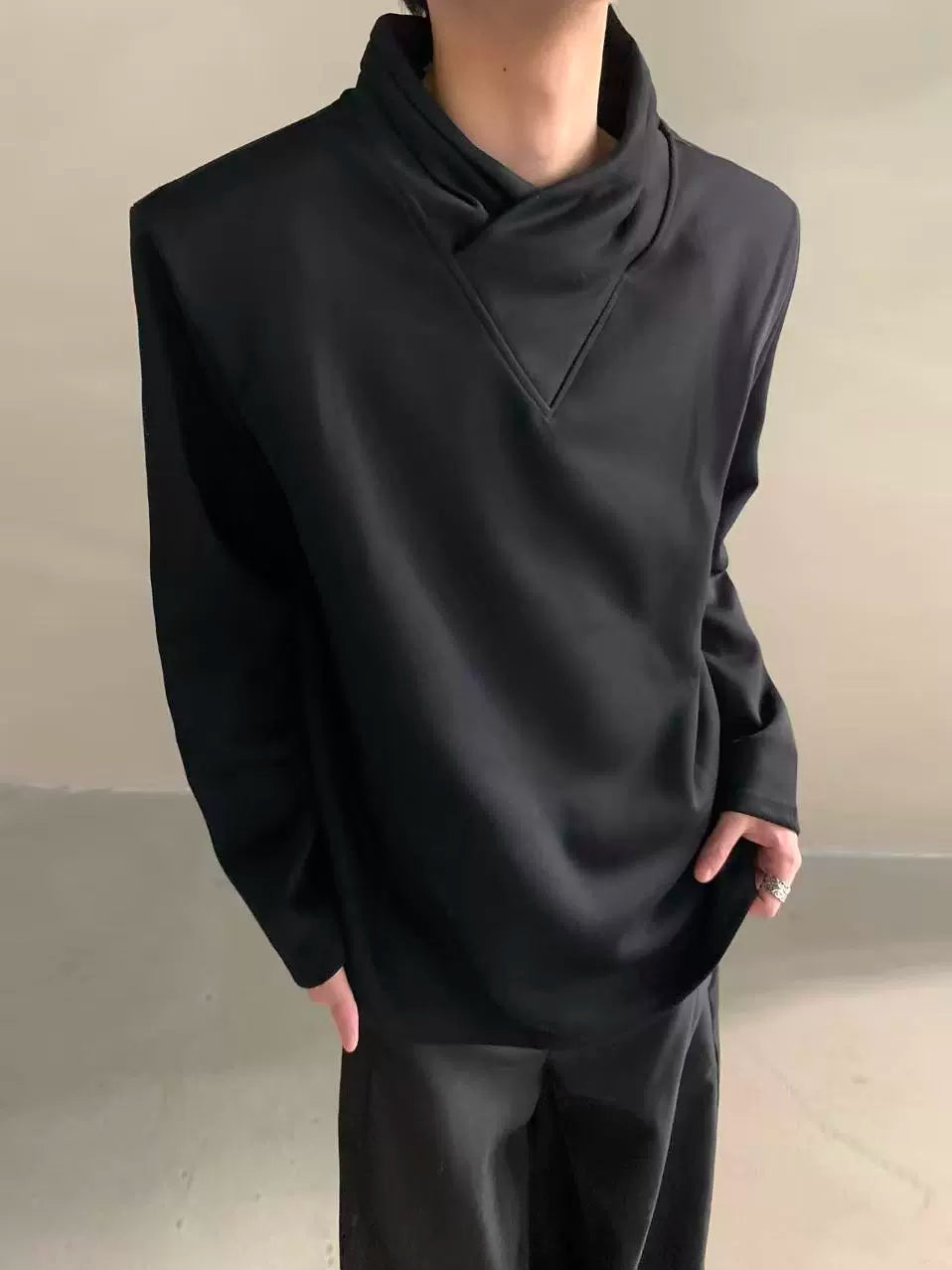 Autumn niche high-end sense stack collar silhouette long-sleeved T-shirt men's loose heavy ruffian handsome top J0086