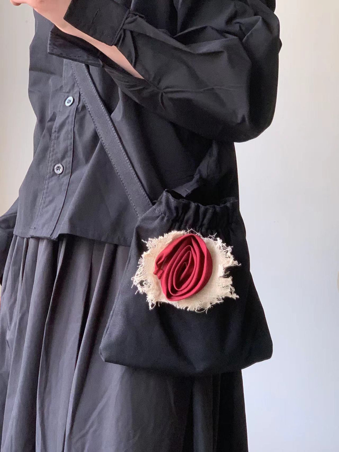 rose drawstring small messenger bag A0067