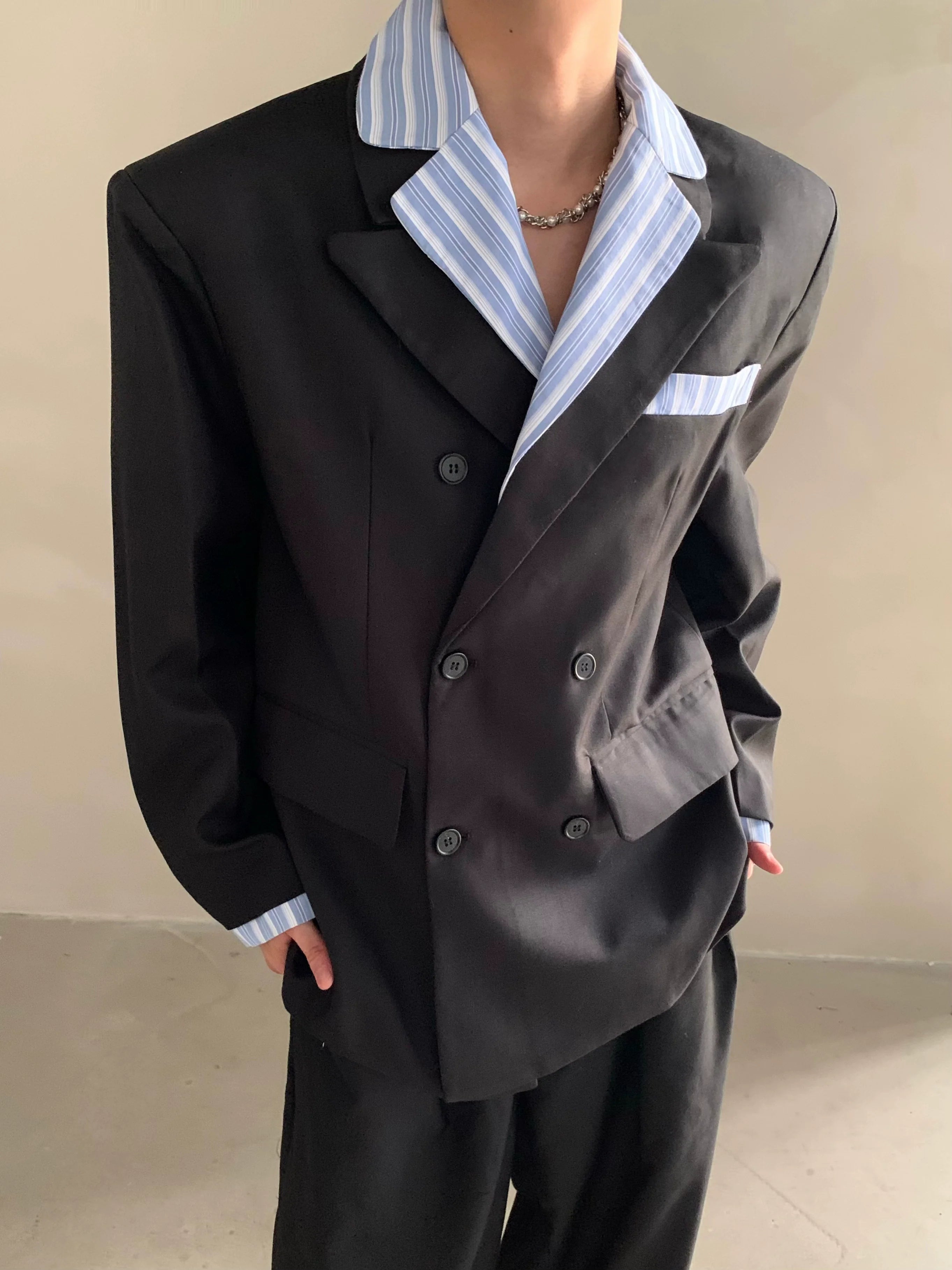 Traje de hombre de alta gama Miu a rayas con cuello camisero y hombreras, chaqueta estilo rufián R005 