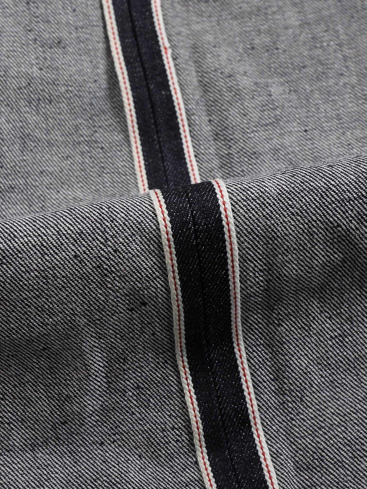 [DECEYE] DISTRESSED A-CUT DENIM JEANS B0304