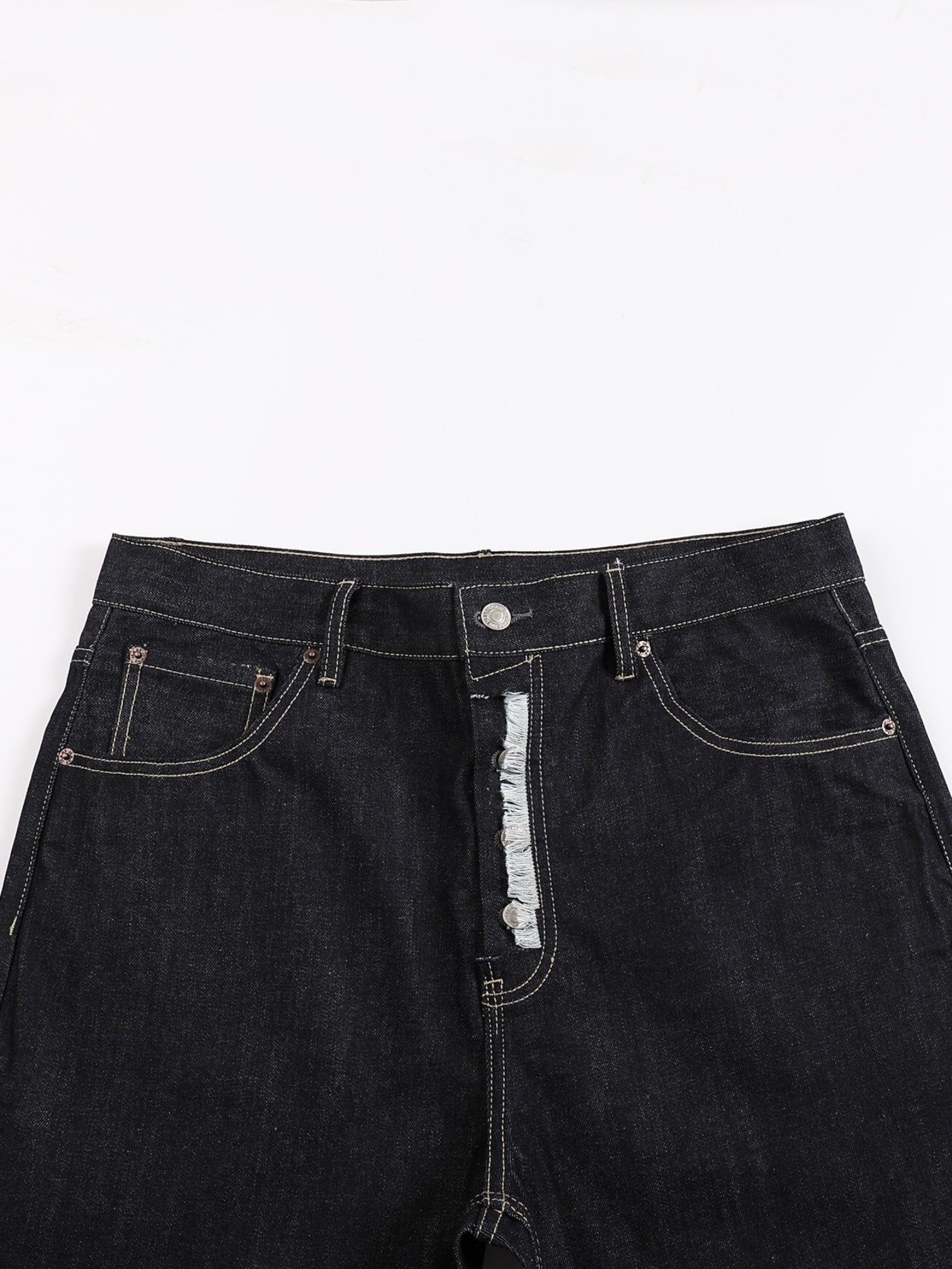 [DECEYE] DISTRESSED A-CUT DENIM JEANS B0304