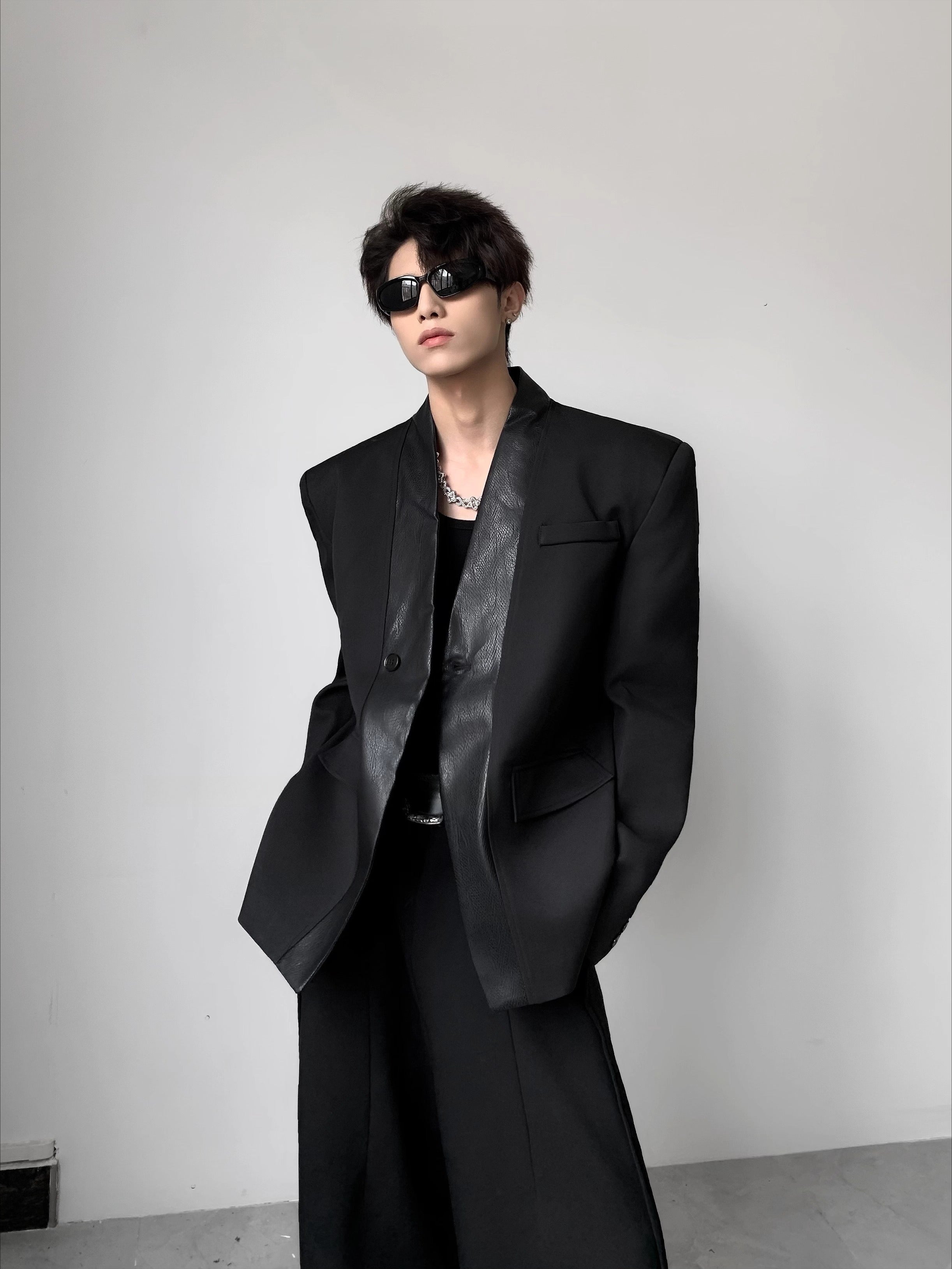 Light luxury leather design sense of extravagance v-neck shoulder padded blazer men's autumn high-end silhouette suit R018