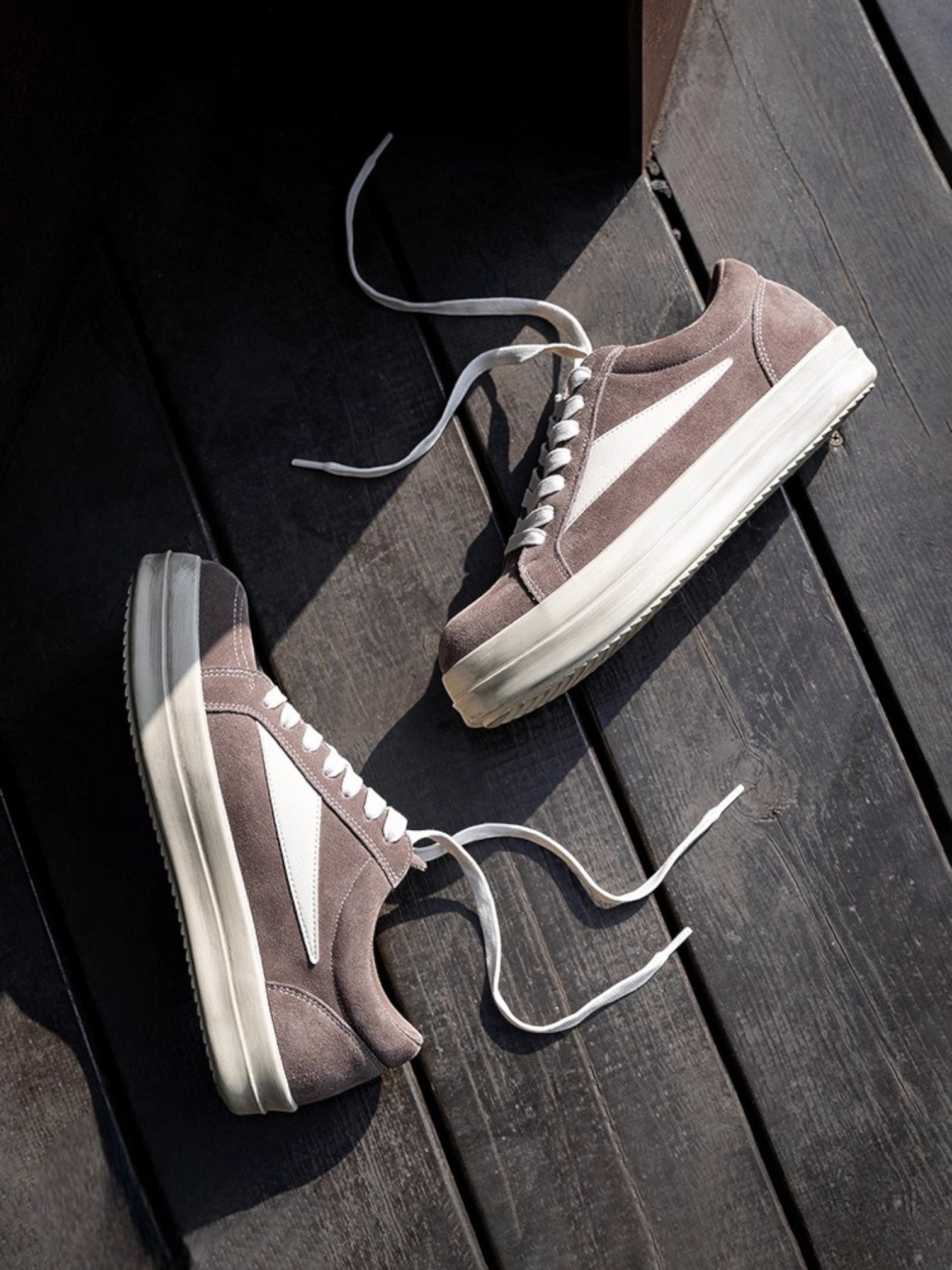 [MRA] VINTAGE BLACK LOW-TOPS S0055