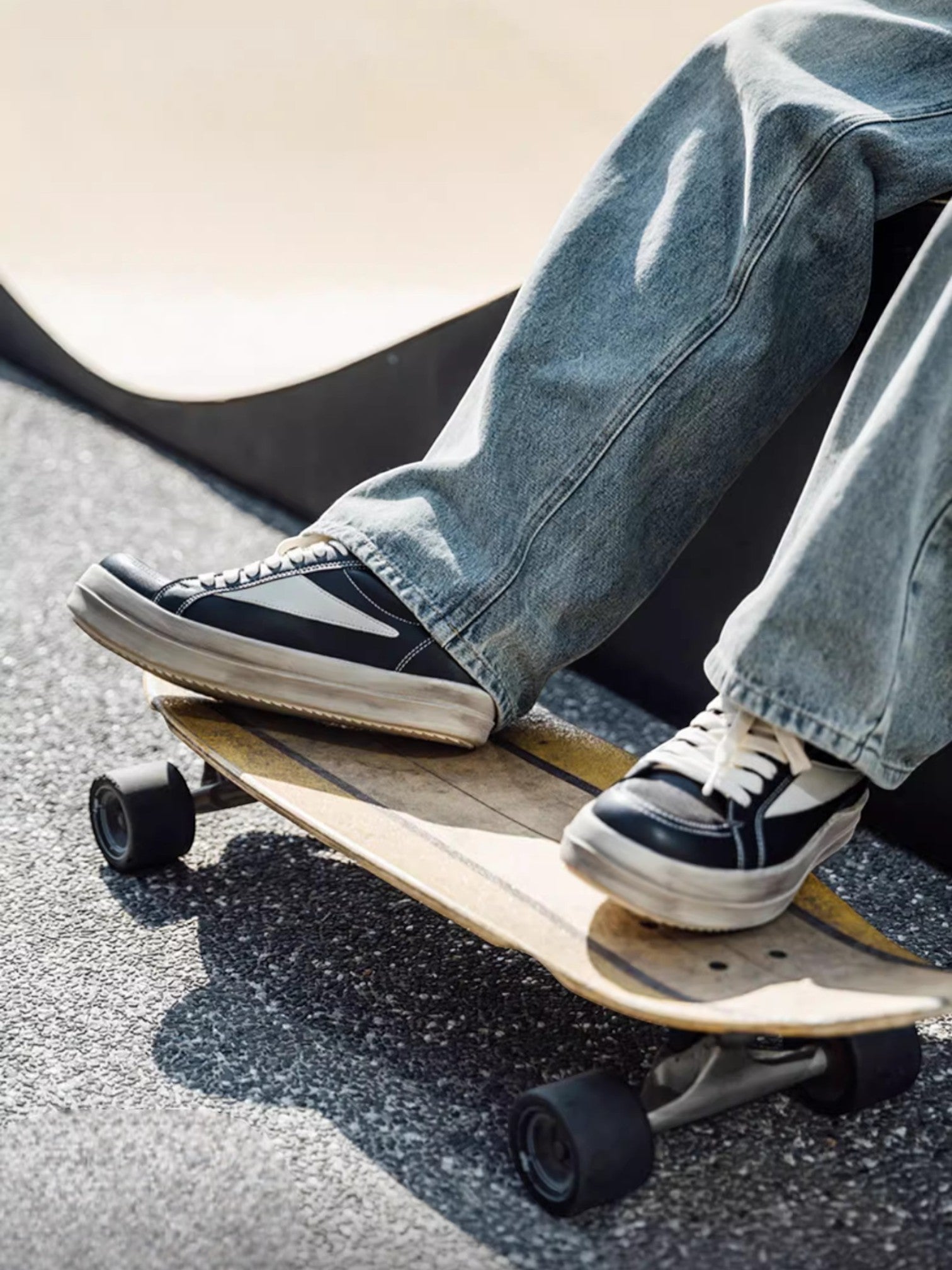 [MRA] VINTAGE BLACK LOW-TOPS S0055