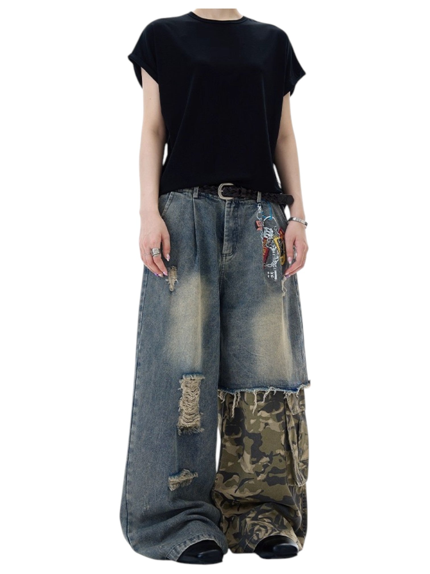 [MADWITCH] PATCHED CAMO DESTROYED JEANS B0310