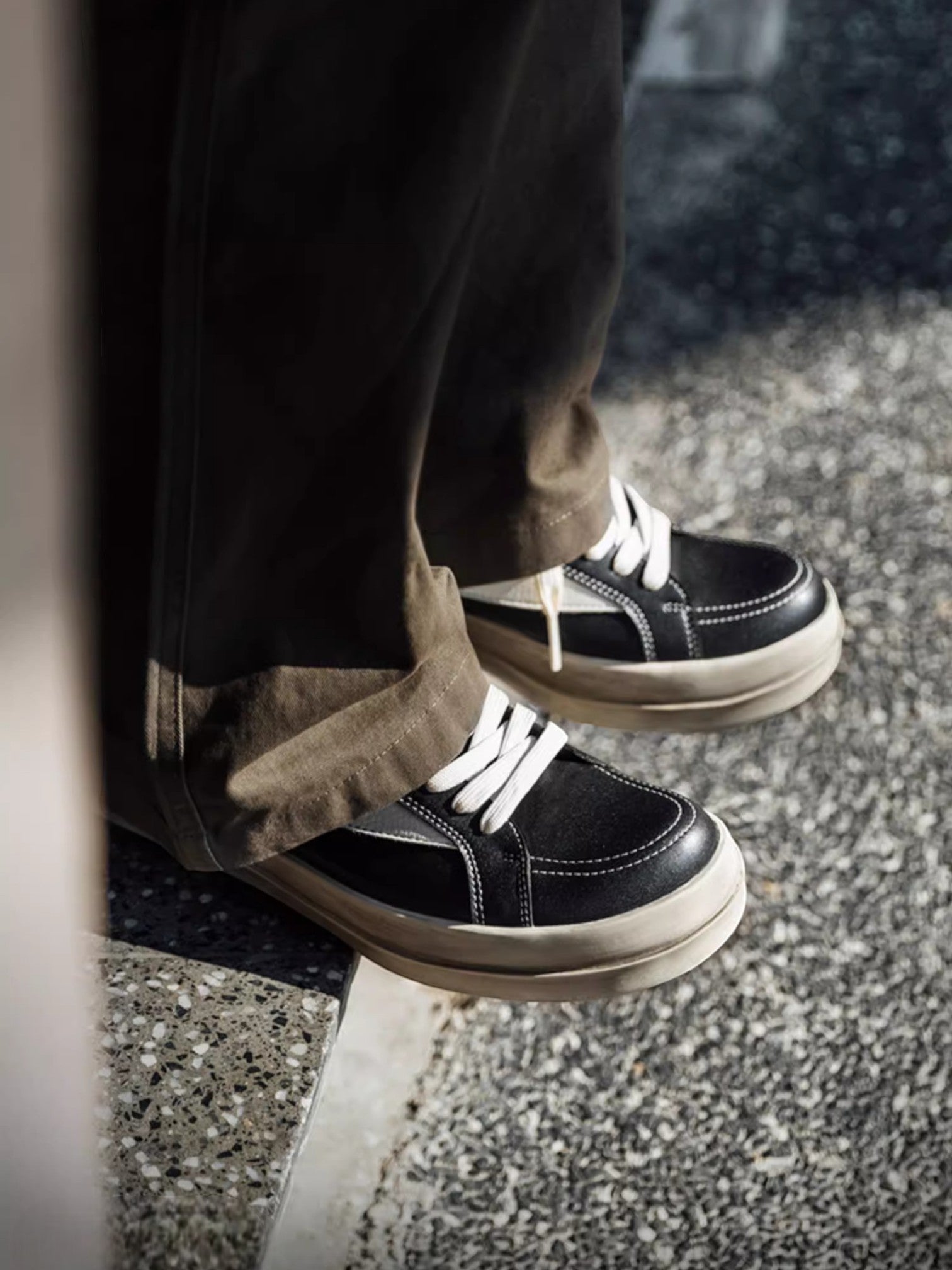 [MRA] VINTAGE BLACK LOW-TOPS S0055