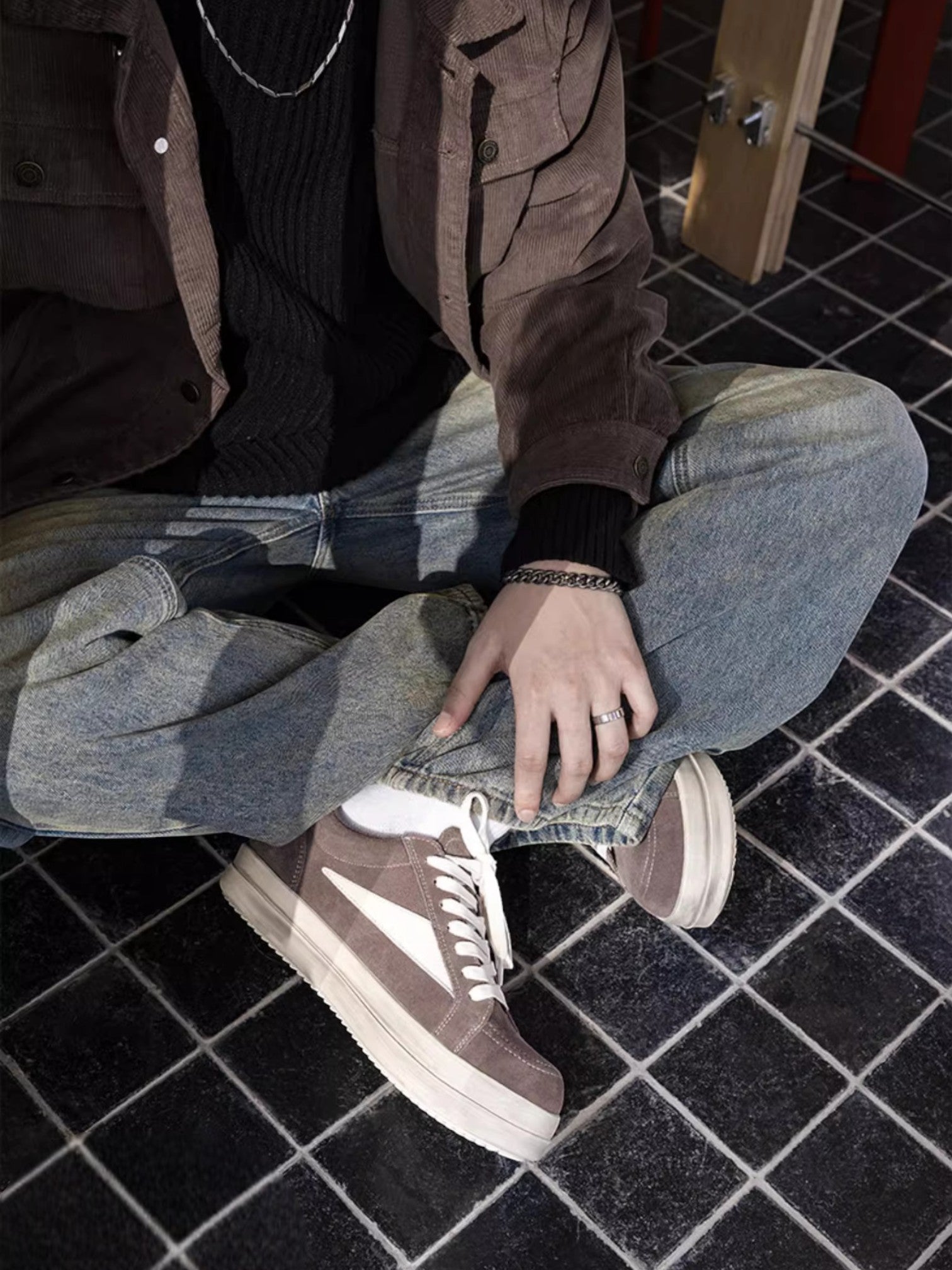 [MRA] VINTAGE BLACK LOW-TOPS S0055