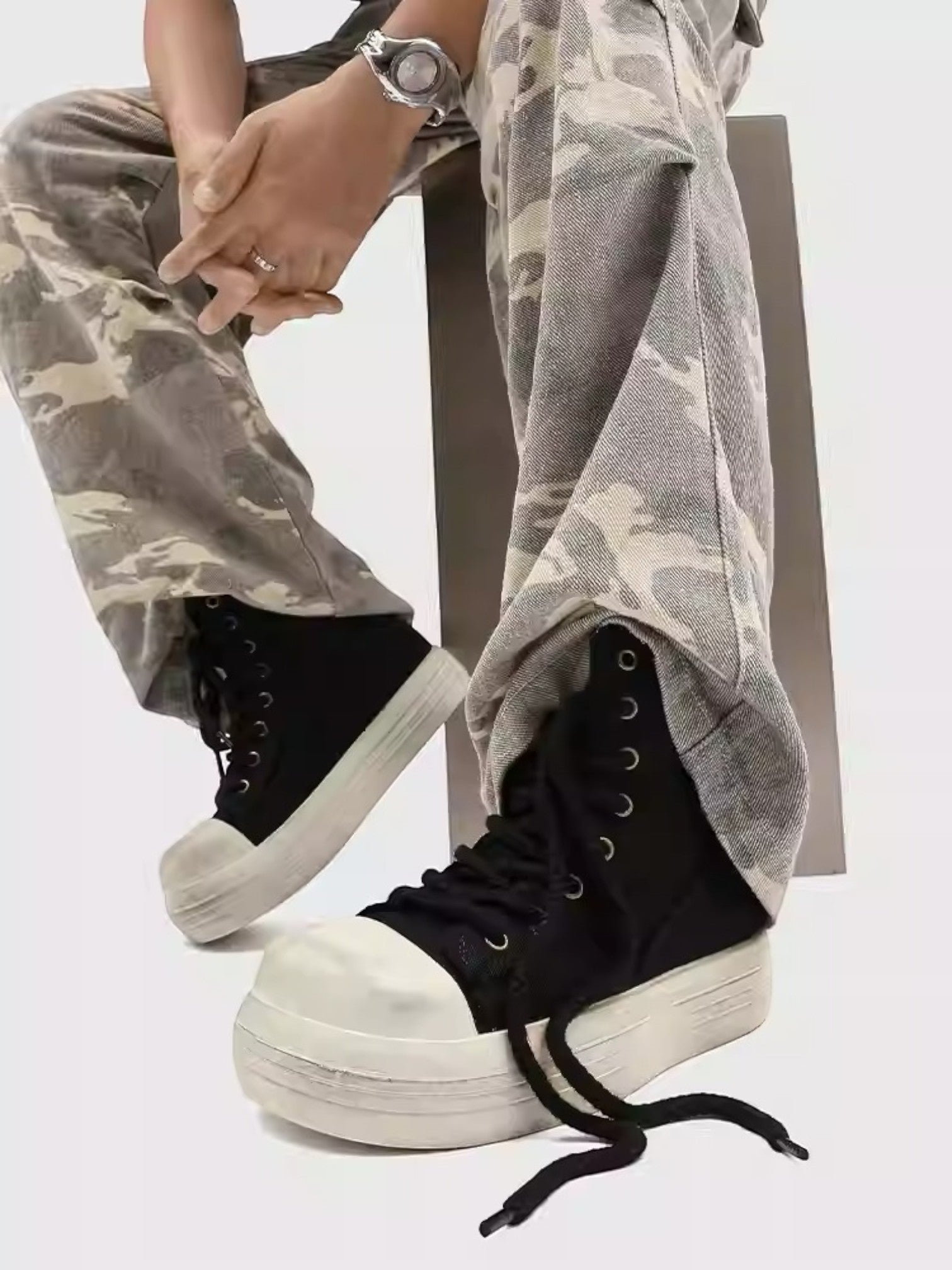 OVERSIZED TOE CANVAS SHOES S0054